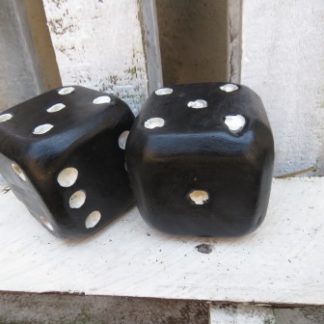 GI01:PACK OF 2 BLACK DICES