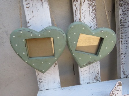 PE27: PACK OF 2 15CM SAGE POLKADOT HEART FRAMES
