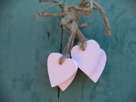 TYH-4: PACK OF 5; 4CM LIGHT PINK POLKADOT HEARTS