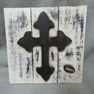 BS02: BROWN DETAILED CROSS