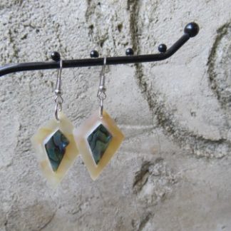 BAC01: PINK "KITE" SHAPED EARRINGS