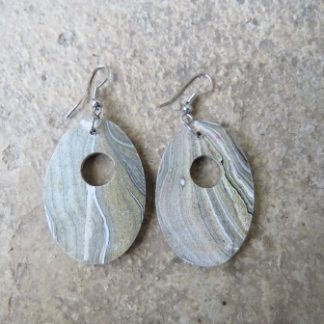 BAC04: OLIVE OVAL EARRINGS
