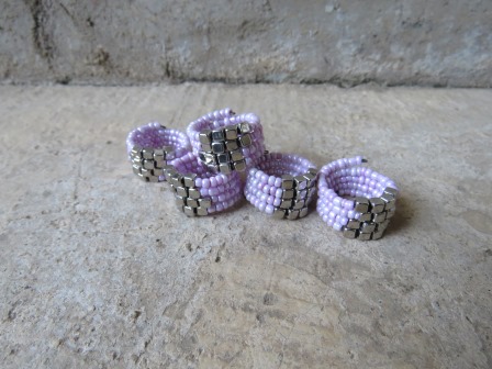 BAC07: SET OF 5 PURPLE BEADS RINGS