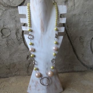 BAC11: NATURAL BEADS/RINGS COMBINATION NECKLACE
