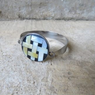 BAC32: ROUND BLACK DETAIL BRACELET