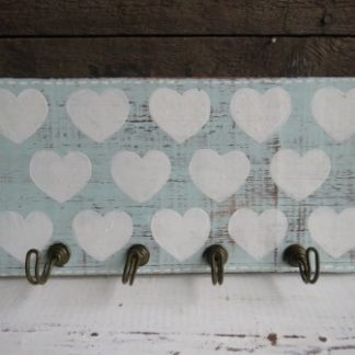 MA1-10: GREEN FOUR HOOK / HEARTS HANGER