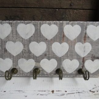MA1-10: GREY FOUR HOOK/WHITE HEART HANGER