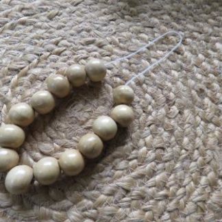 HB06-19:NATURAL BEAD STRING