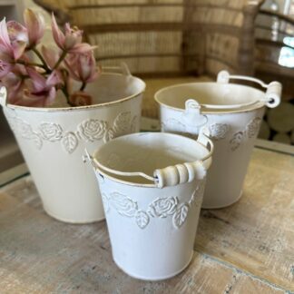 IC-W01:S/3 ROSE DESIGN WHITE BUCKETS